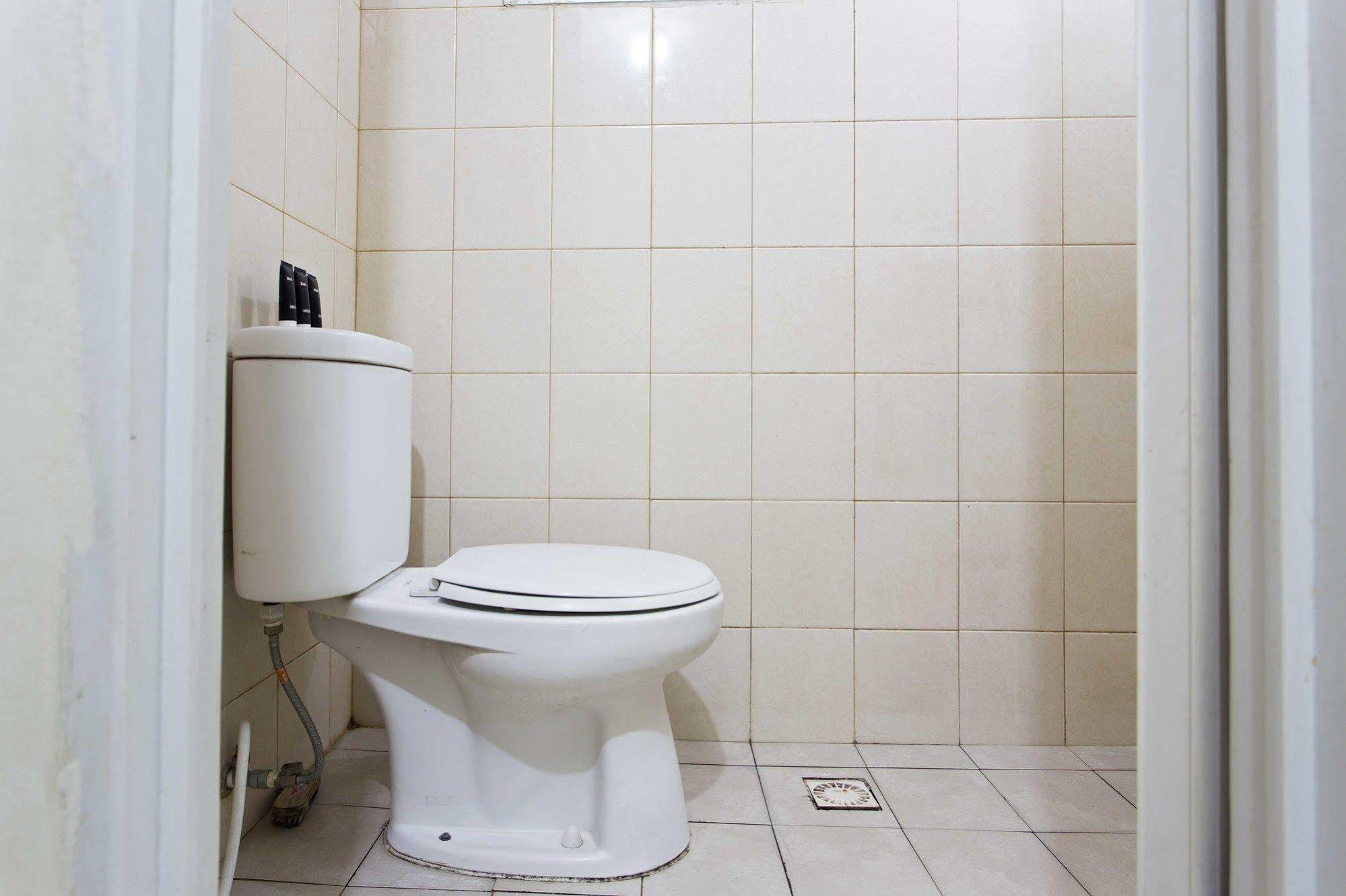 Reddoorz Apartment @ Pulo Gadung Джакарта Екстериор снимка