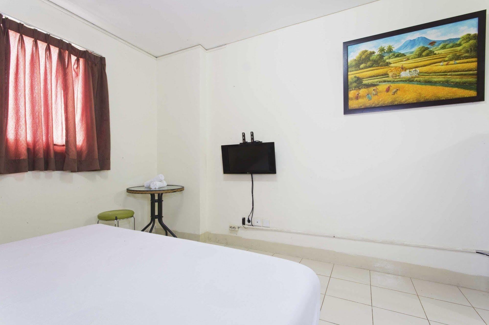 Reddoorz Apartment @ Pulo Gadung Джакарта Екстериор снимка